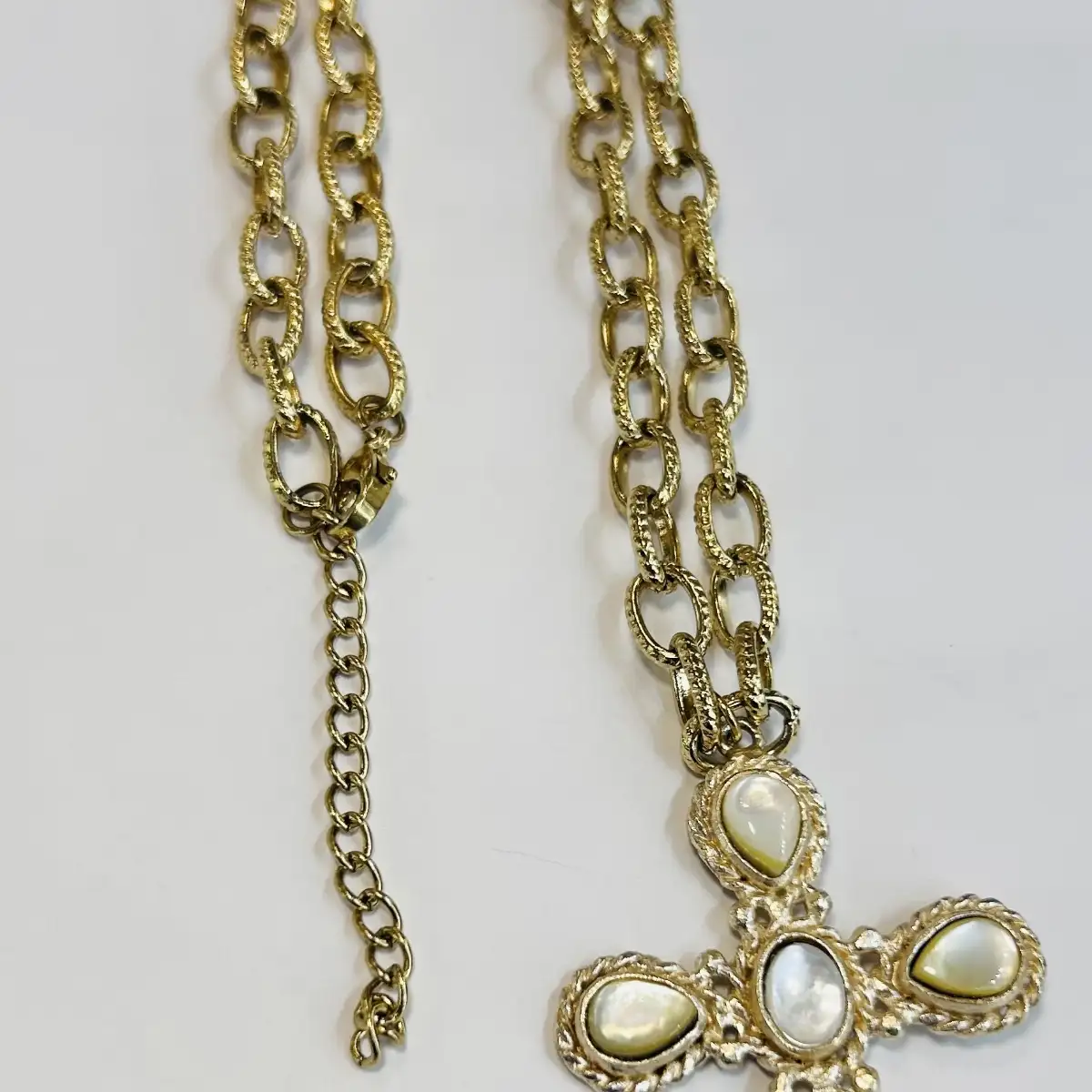 Collier croix XL Faith - Doré Or Pierre Nacre Blanche - Niiki Paris