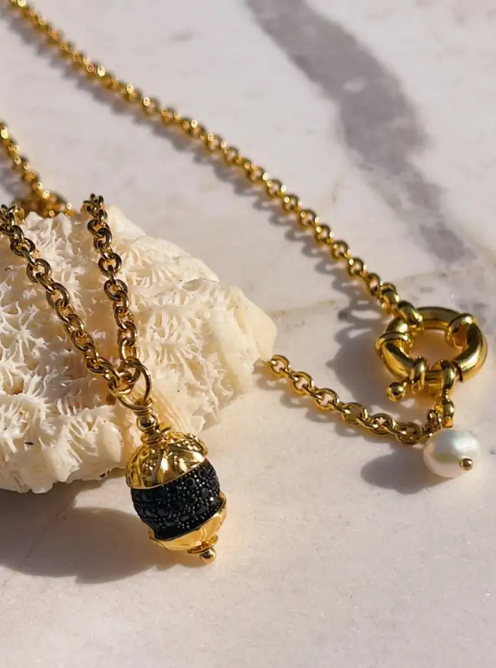 COLLIER LOVE NEST
